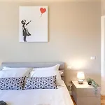 Khione Apartment By Mamo Florence